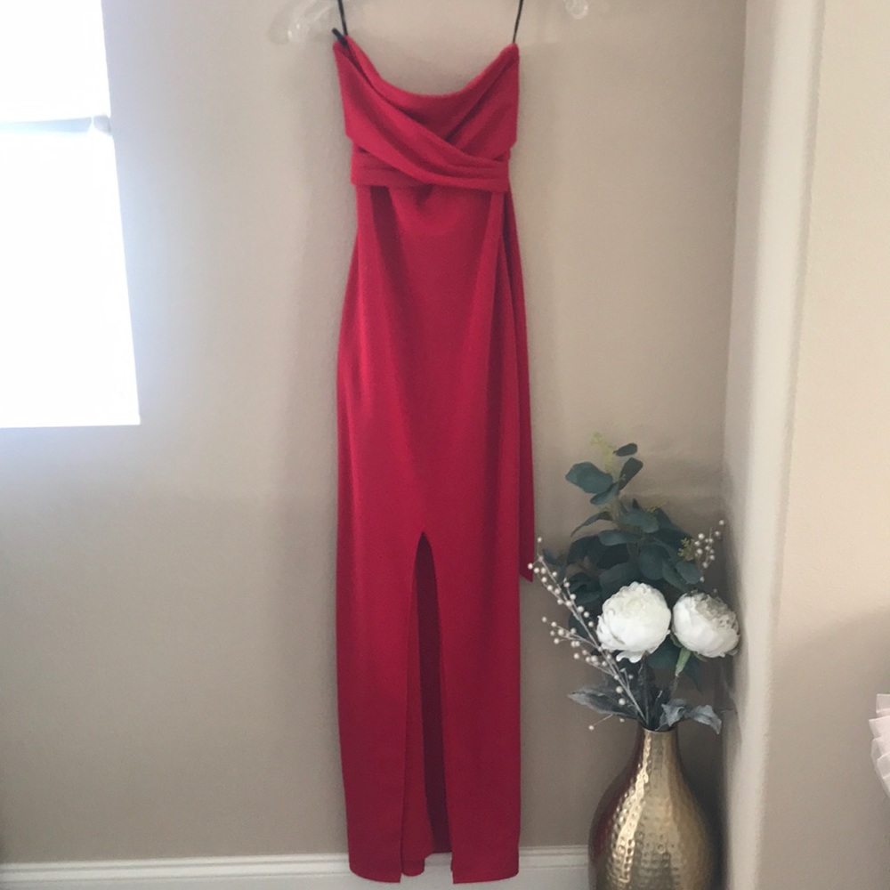 Lulu’s red strapless maxi dress
